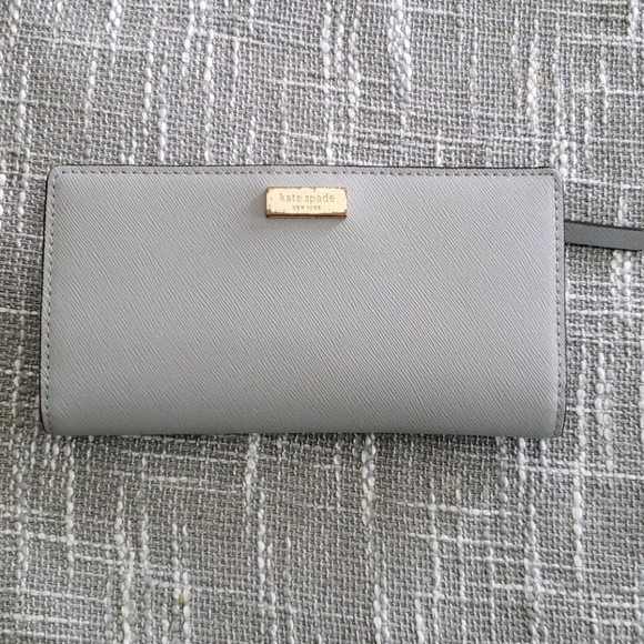 kate spade Handbags - Kate Spade Stacy Laurel Way Bigsmoke Wallet